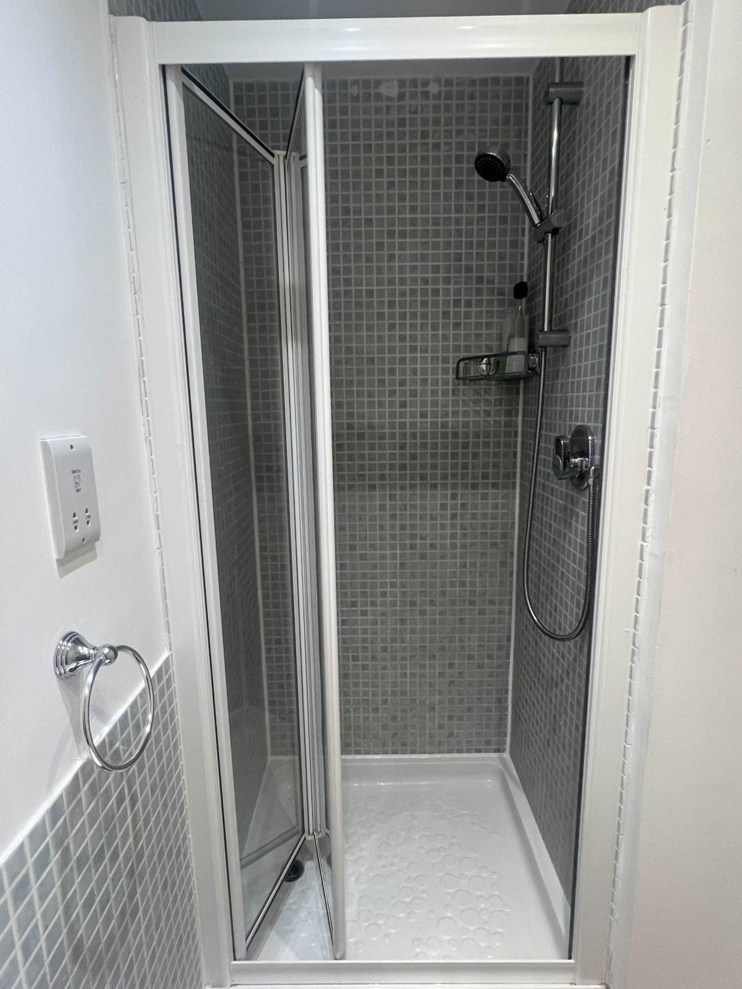 Luxury Rooms And An En-Suite Room With Free Wi-Fi Clarendon Way Колчестер Экстерьер фото